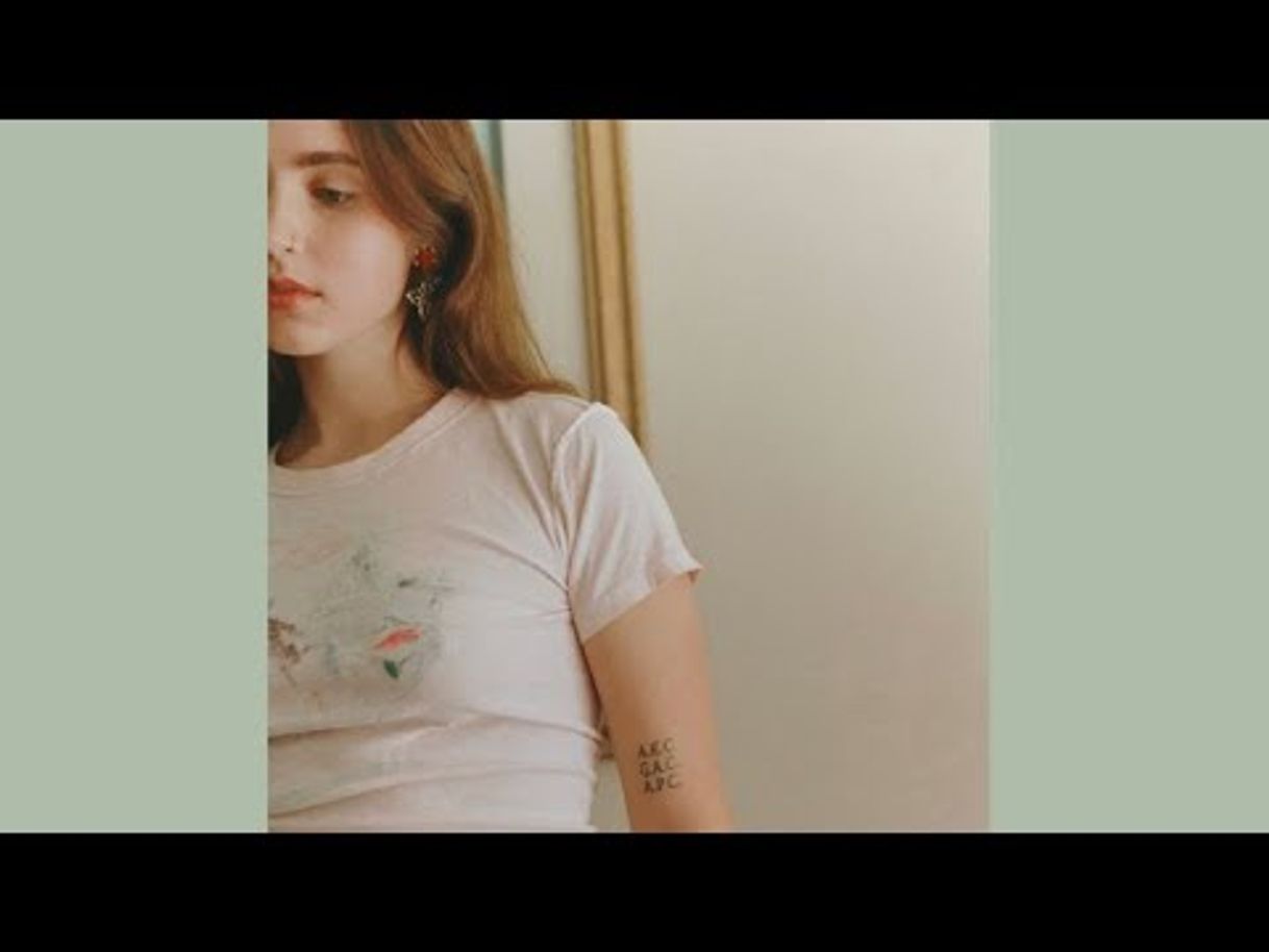 Canción Clairo - Bags - YouTube