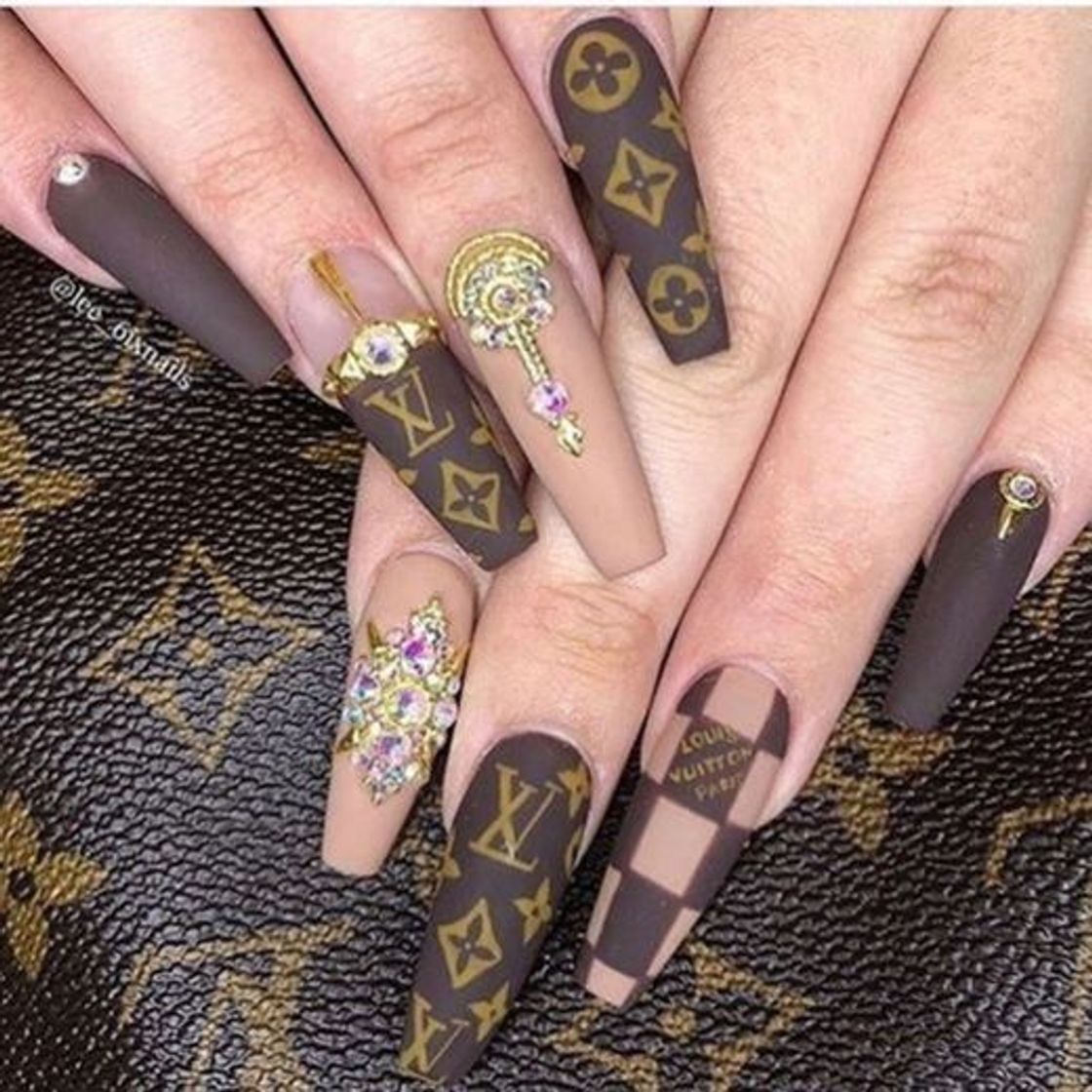 Social Nail Louis Vuitton