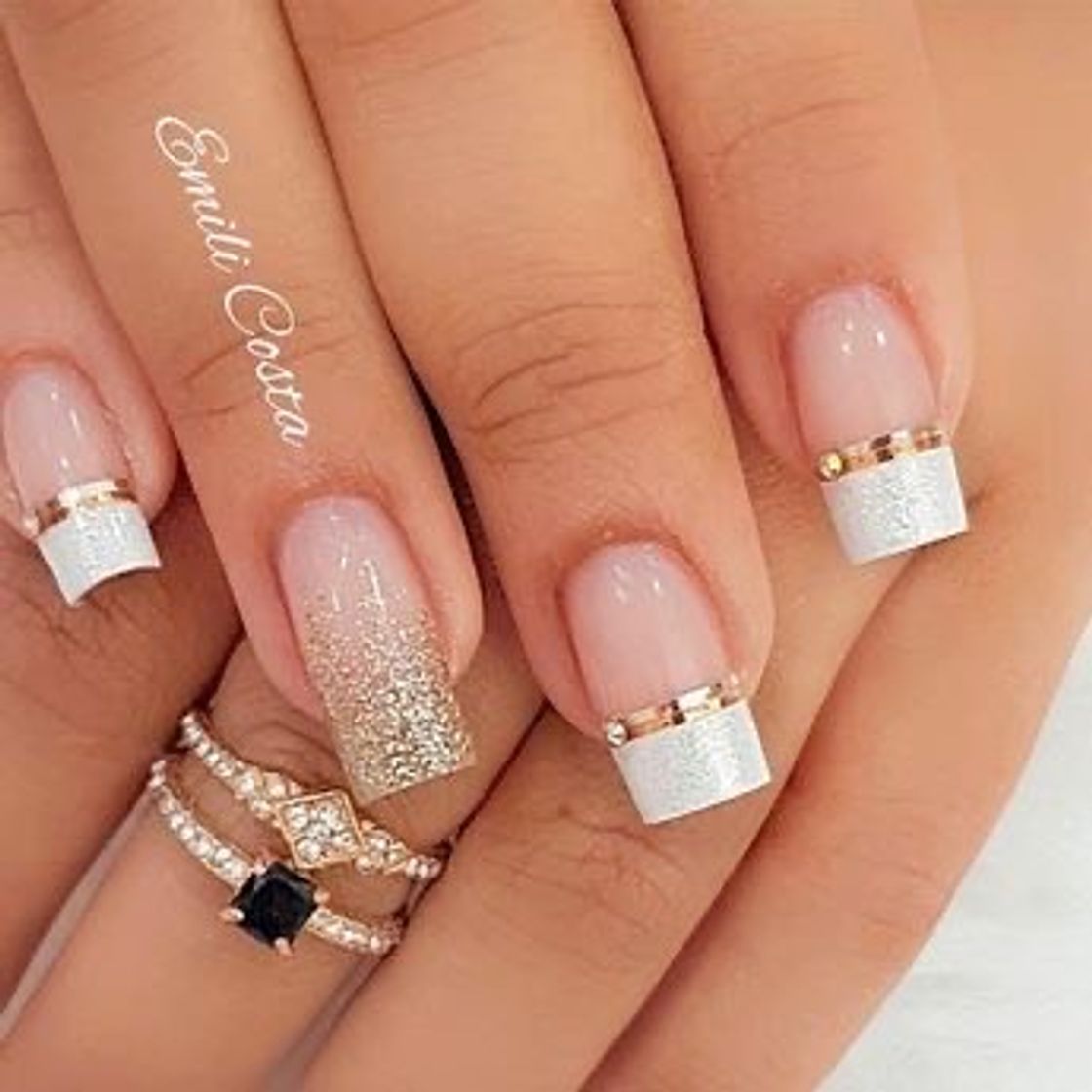 Moda Unhas com brilhinho ❤️