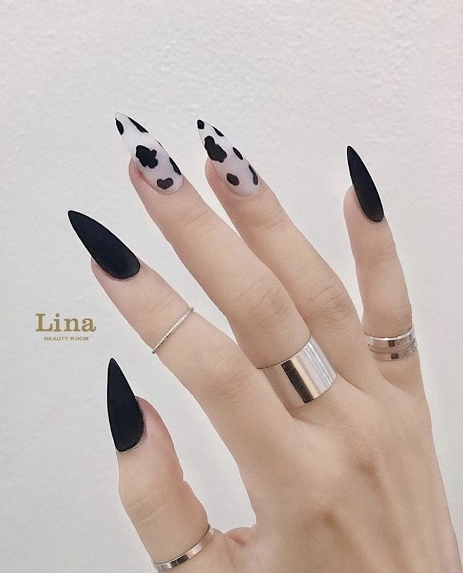 Fashion Unhas | manchas pretas de vaquinha🐄 | branco+preto