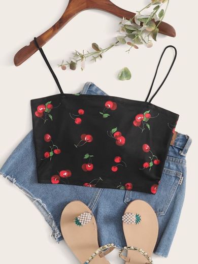 Camisa preta com estampa de cerejas