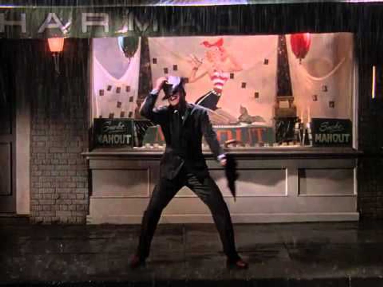 Movie Chespirito interpretando Gene Kelly em Singin' in the Rain (1952 ...