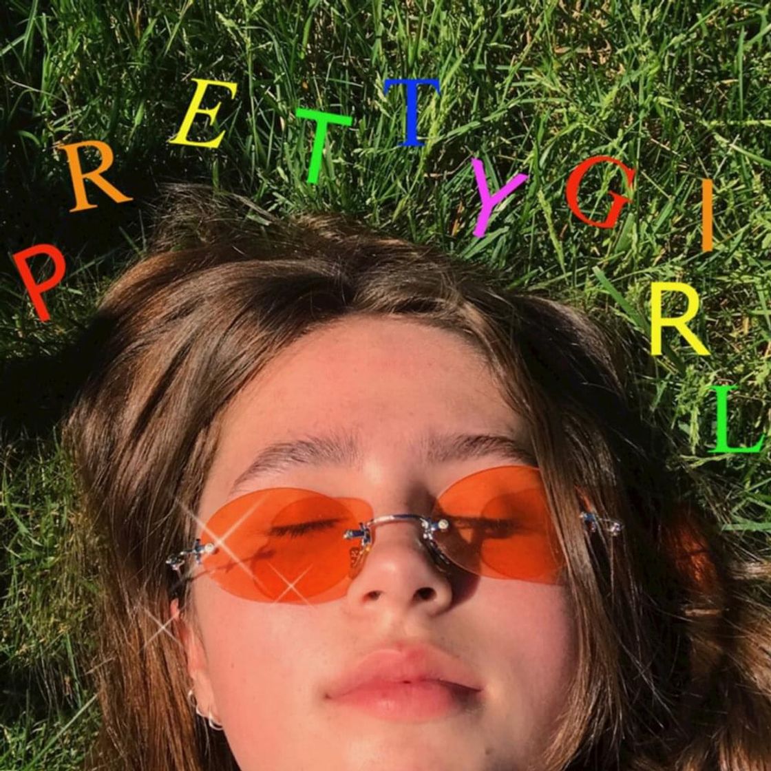 Fashion Pretty Girl - Clairo 