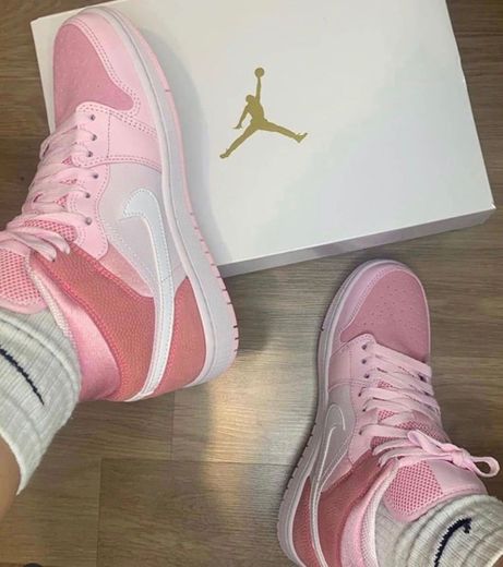 Jordan 1 pink 