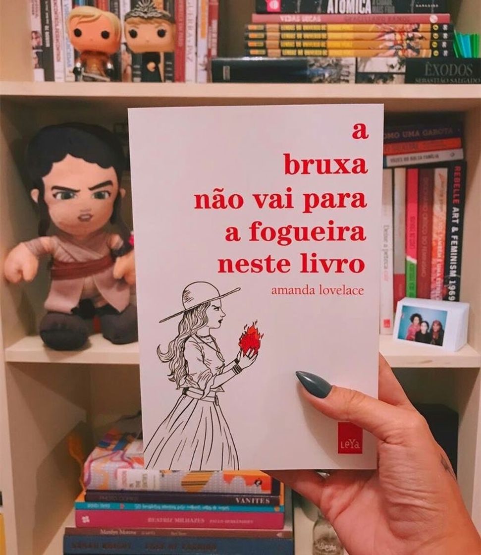 Fashion a bruxa não vai para a fogueira neste livro