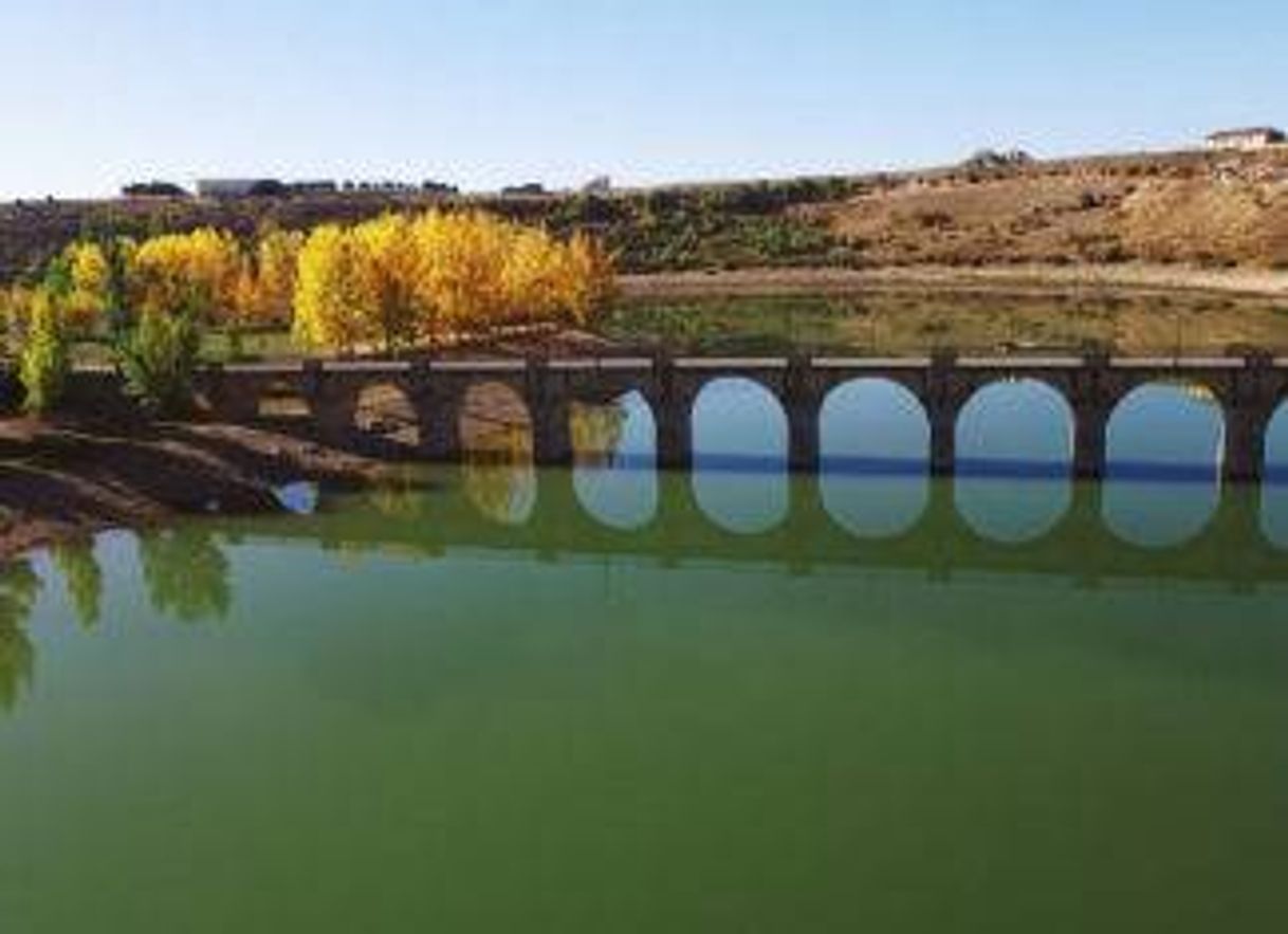 Lugar Embalse de Linares del Arroyo