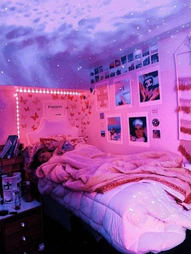 Alternative room/ purple lights 🌌