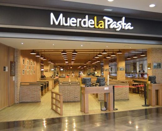 Muerde la pasta