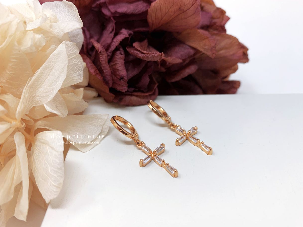 Social Arito cruz blanca