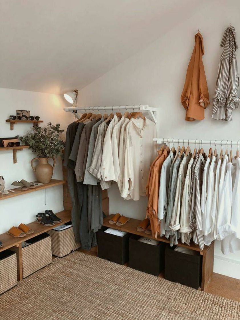 Fashion room organization 