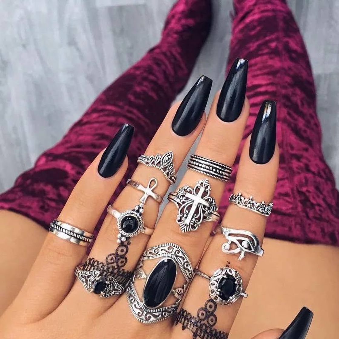 Social Gothic ring set