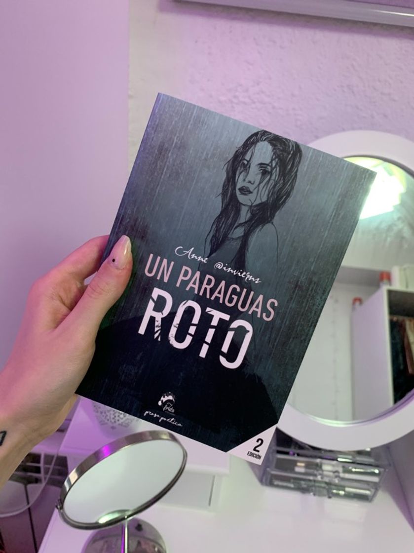 Book UN PARAGUAS ROTO