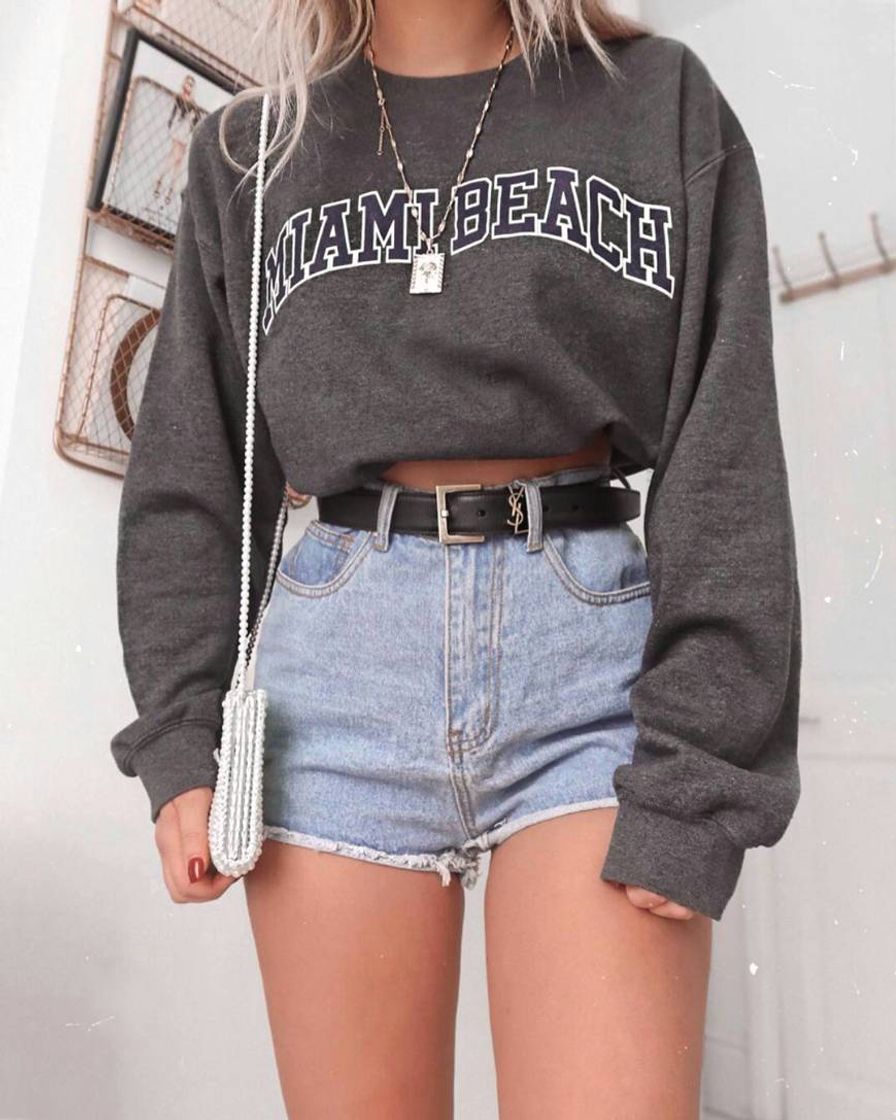 Social KISSMODA pantalones cortos de jean ajustados con cintura alta y dobladillo crudo