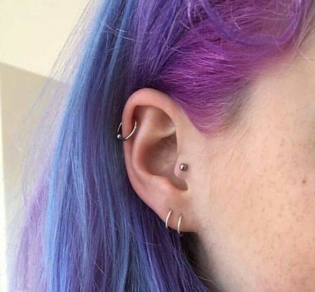 Social piercing tragus 