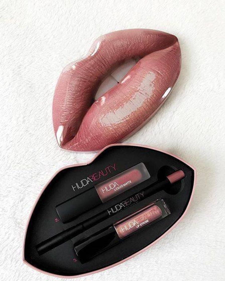 Beauty HUDA BEAUTY Throwback Lip Kit COLOR: Partner In Crime