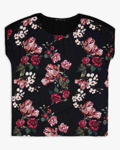 Blusinha preta com estampa floral