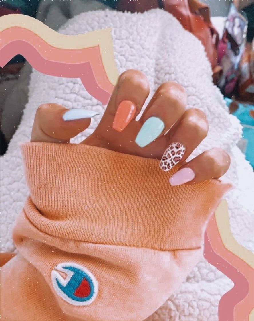Social Nails