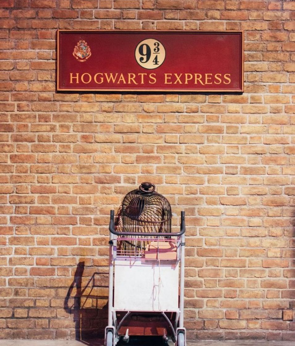 Place The Harry Potter Shop at Platform 9¾