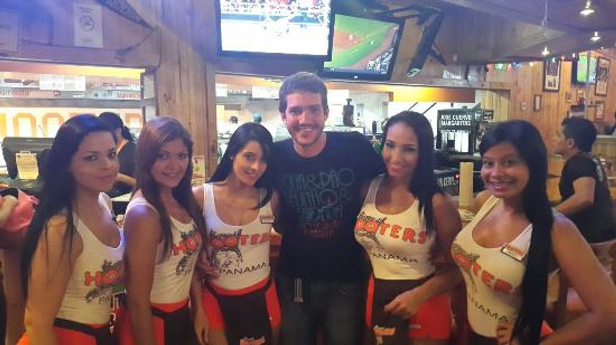 Restaurants Hooters