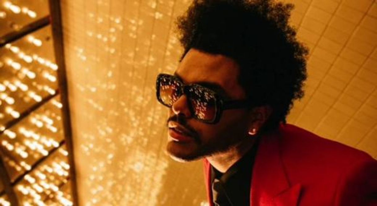 Social The Weekend -Blinding Lights