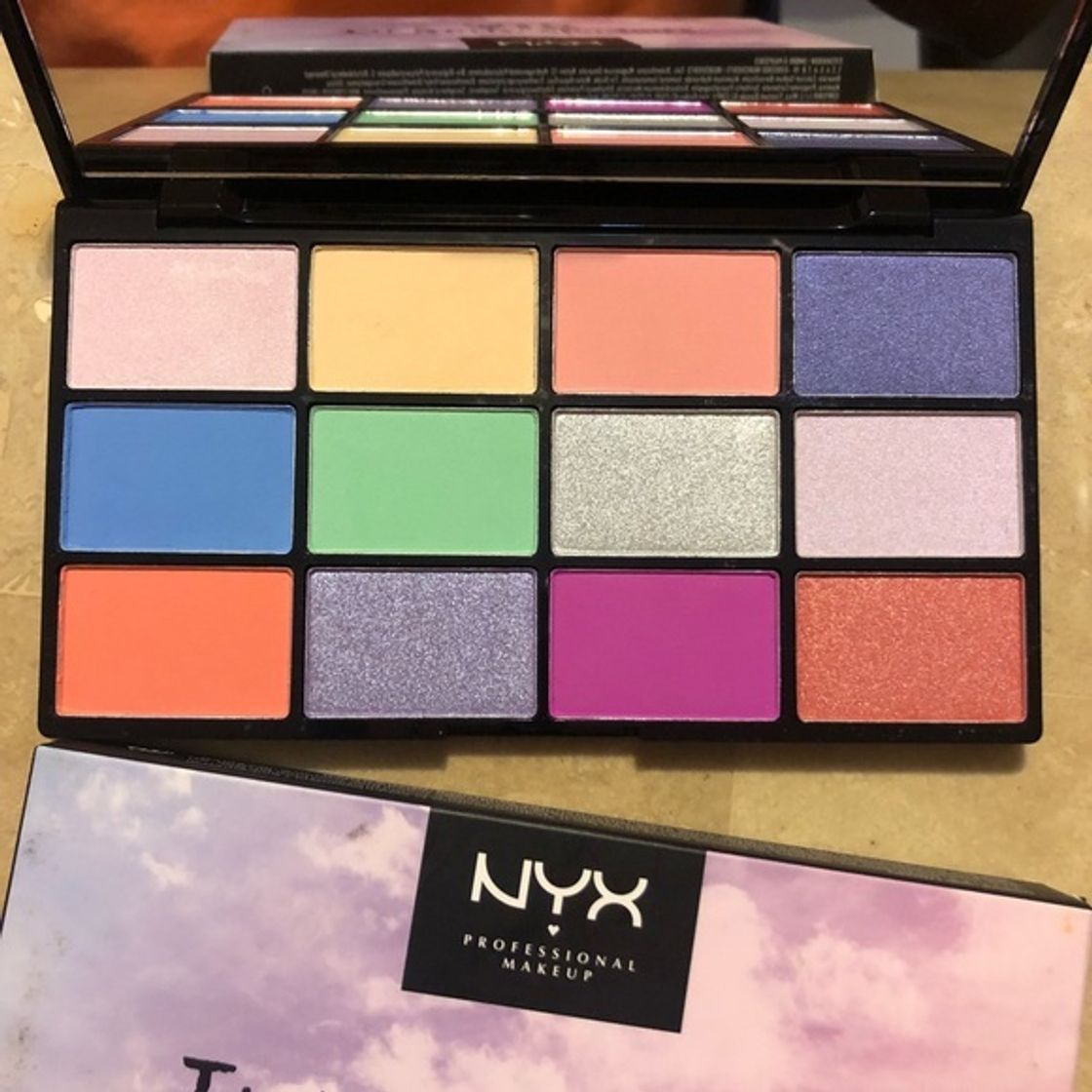 Fashion In your element - AIR Eyeshadow Palette