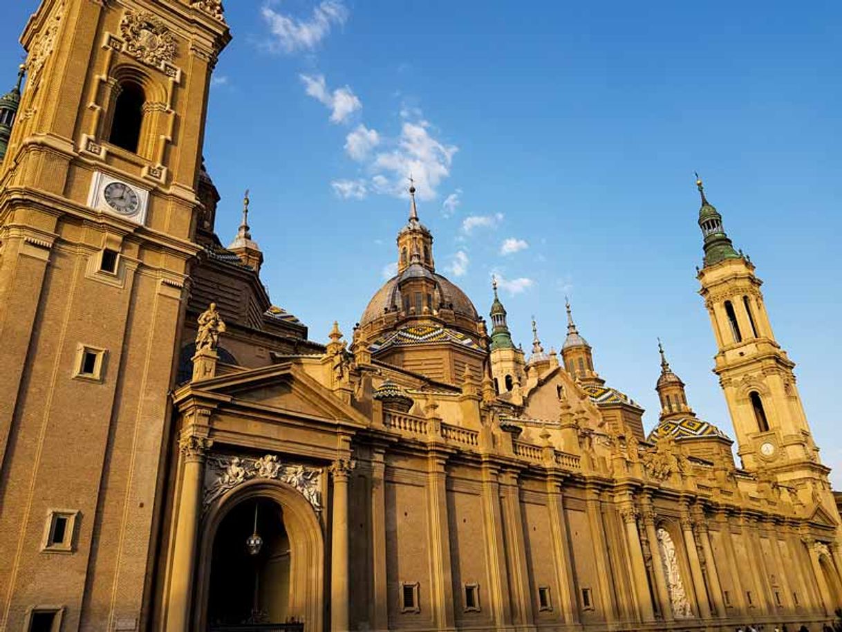 Place Basílica de Nuestra Señora del Pilar