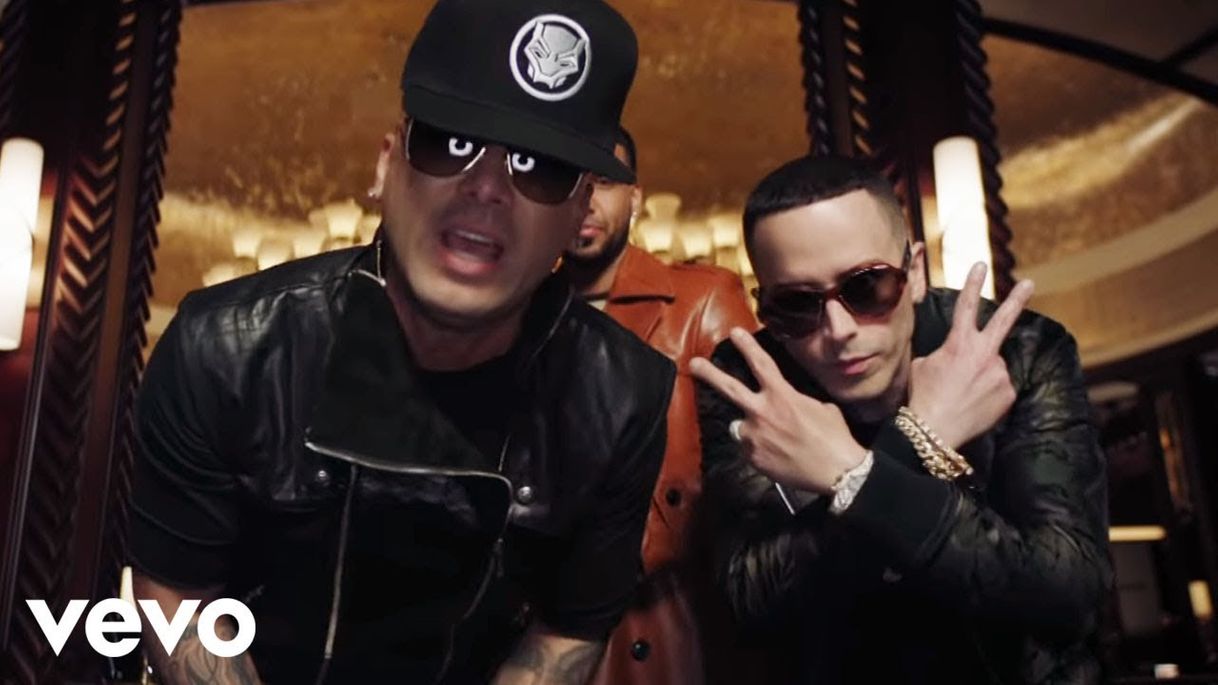 Moda Wisin & Yandel, Romeo Santos - Aullando (Official Video) - YouTube