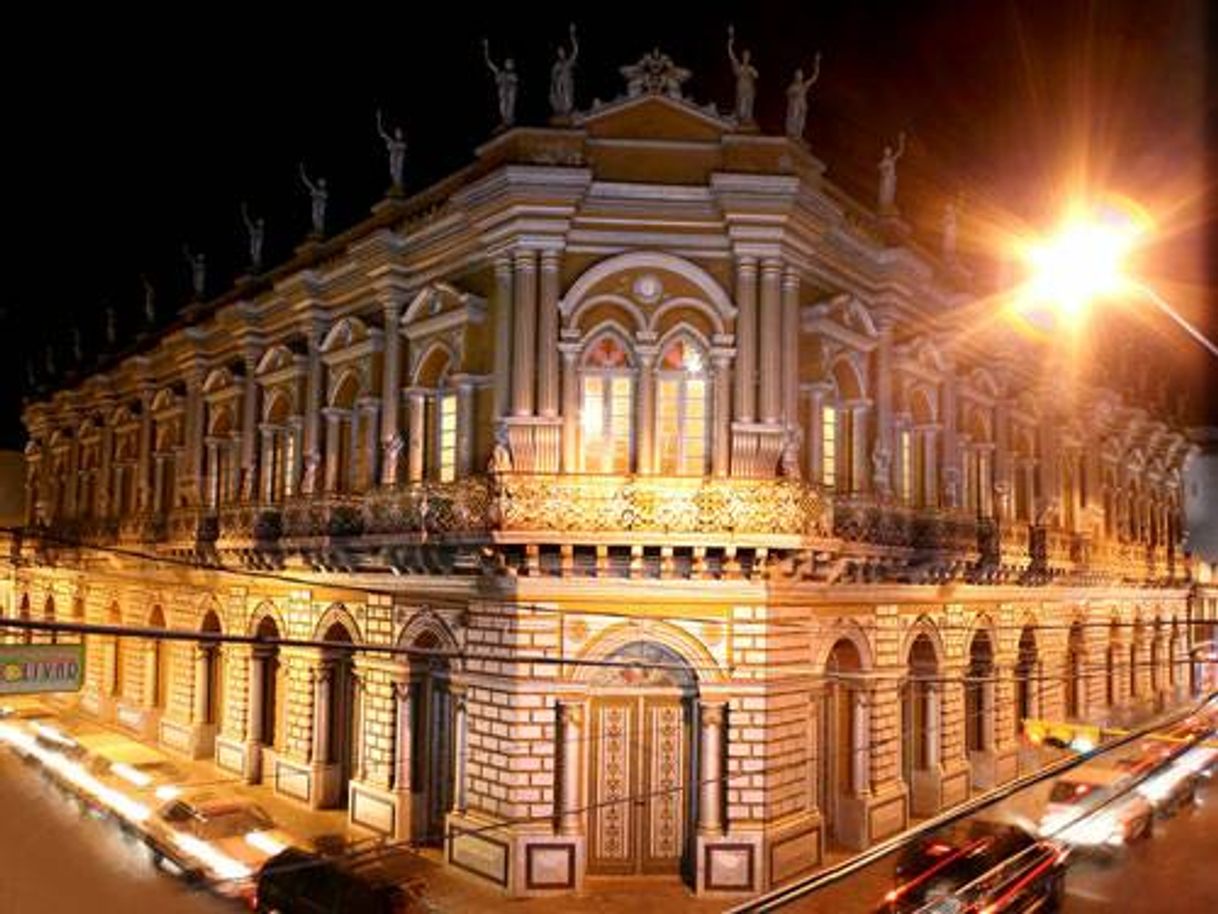 Lugar La Casa Dorada