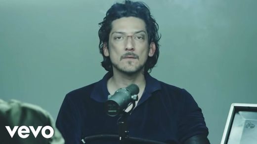 León Larregui - Souvenir (Video Oficial)

