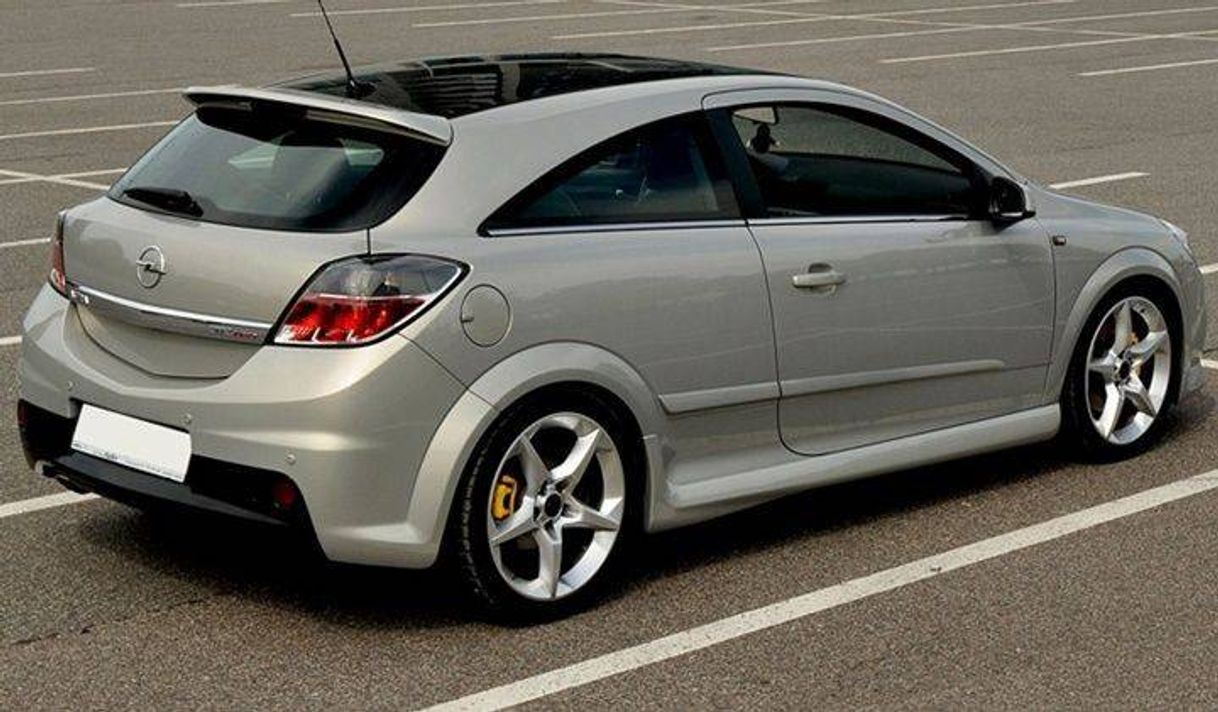 Social Opel Astra GTC
