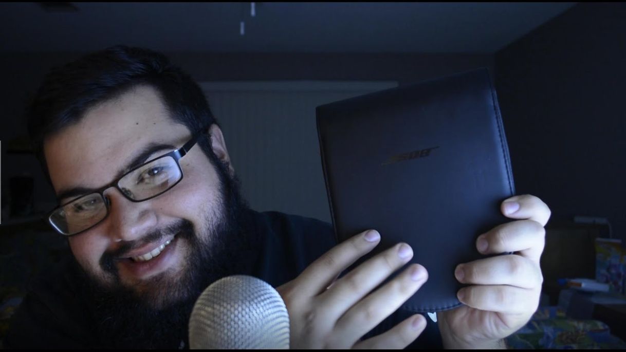 Social ASMR tapping by RaffyTaphy