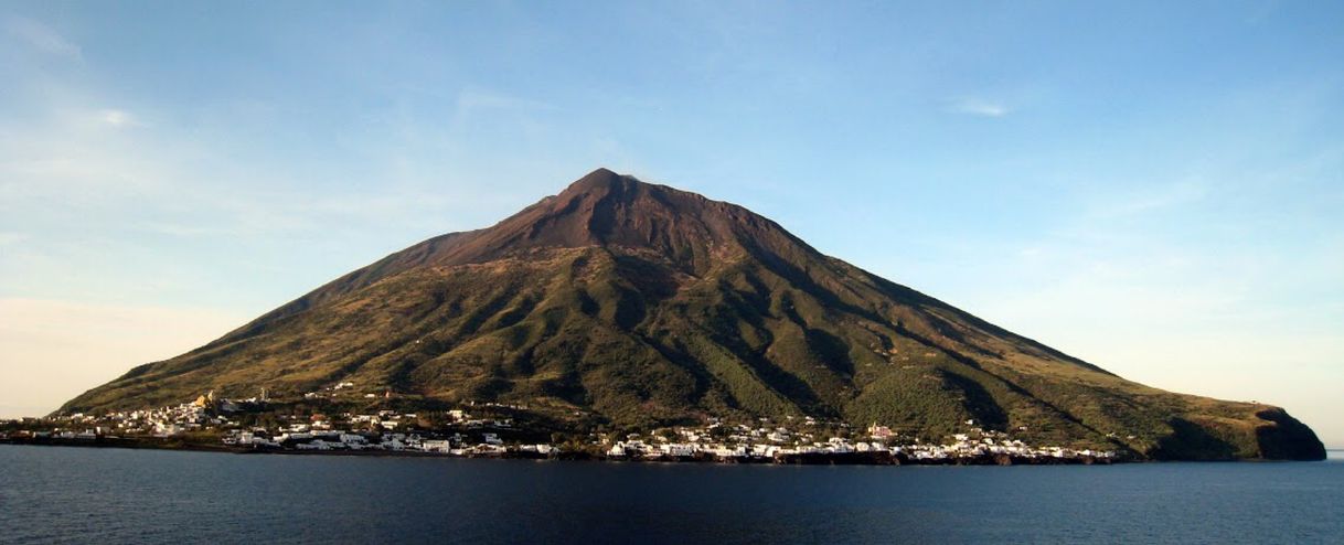 Lugar Cráteres en Fuego de Sicilia en grupo reducido