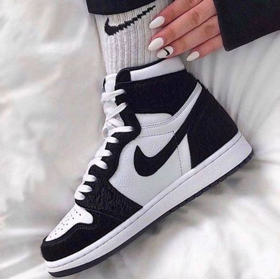 Moda Nike Air Jordan 1 Black And White