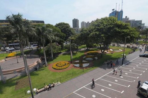 Parque Kennedy, Miraflores