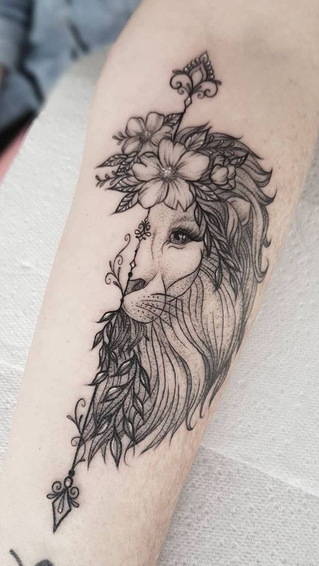 Social Lion tattoo
