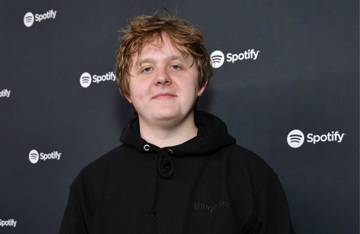 Moda Lewis Capaldi 