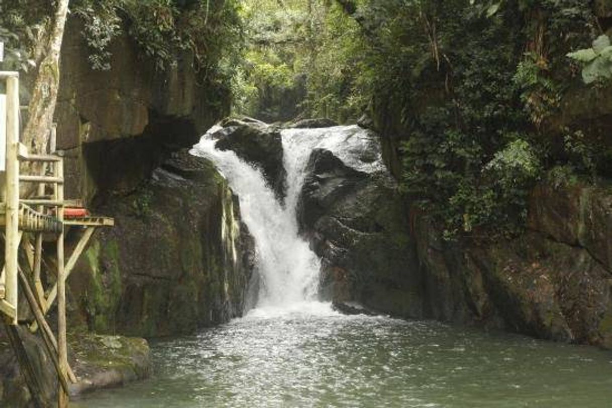 Lugar Cascata Encantada