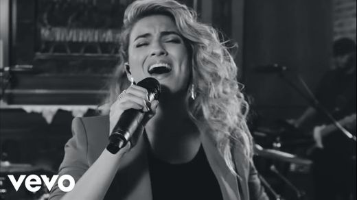Tori Kelly - Never Alone (Official Live Video) - YouTube