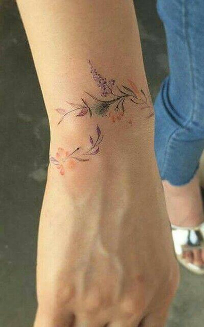 Moda Tatuagem em formato de Pulseira