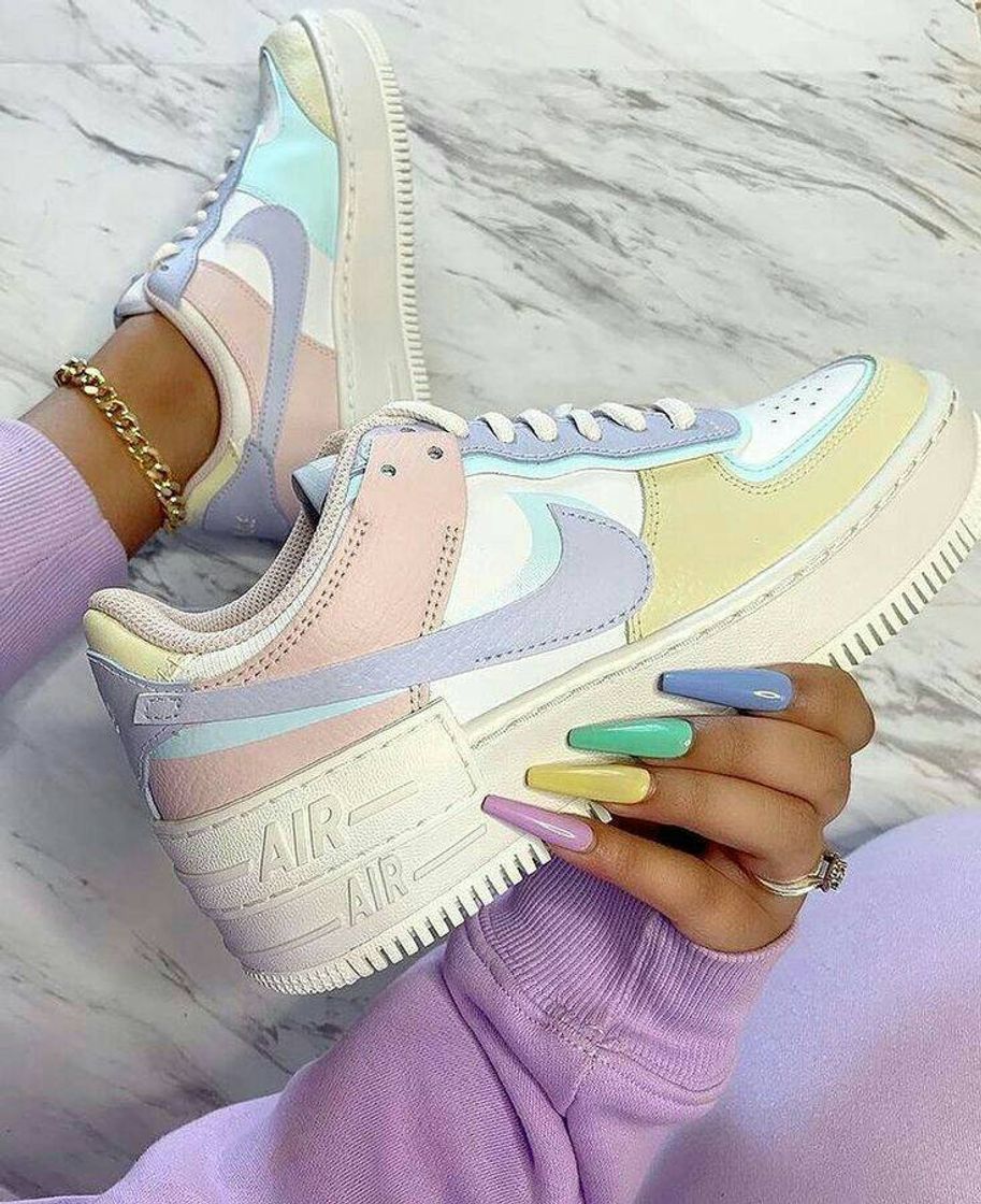 Fashion Nike Air Force em cores pastéis 