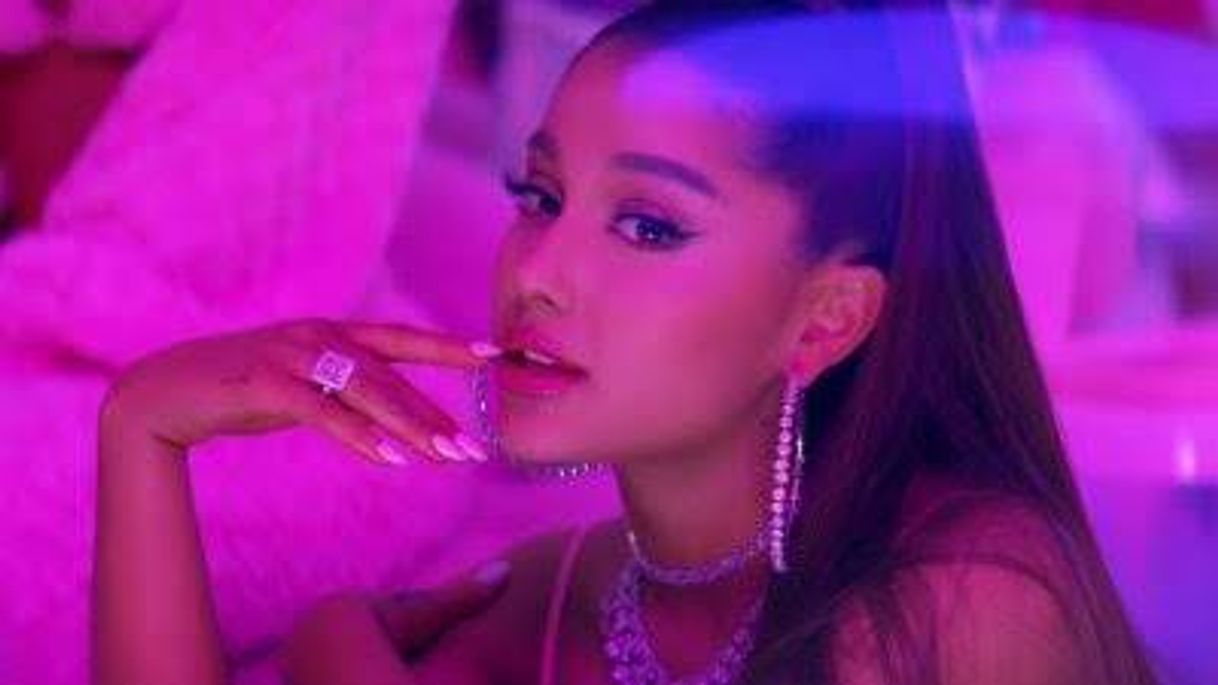 Canción 7 rings