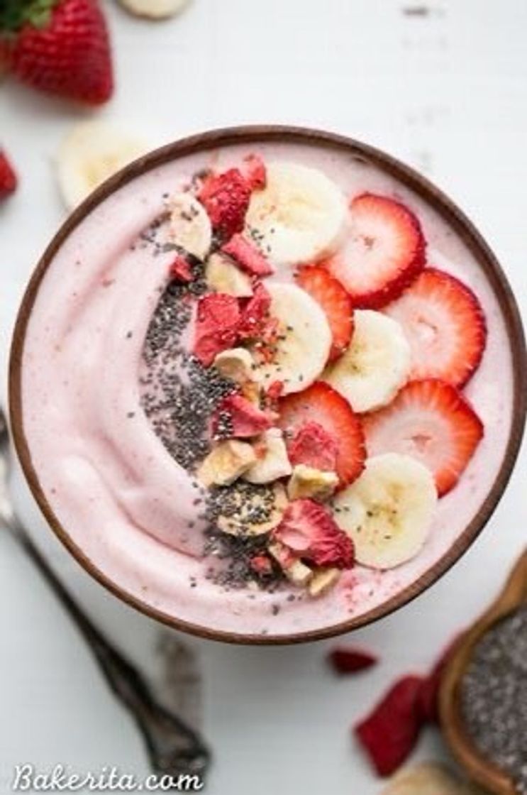 Fashion Strawberry banana smoothie bowl