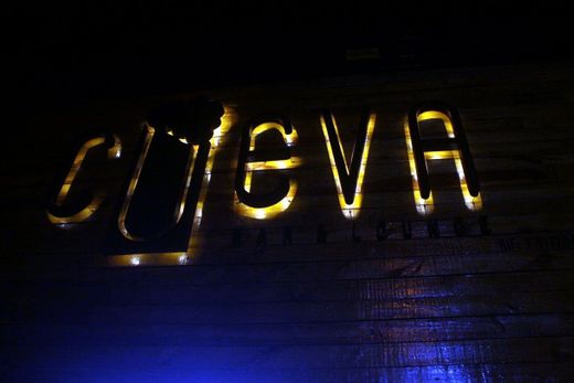 Cueva Bar & Lounge