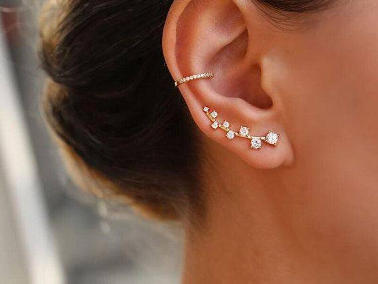 Moda Ear piercing