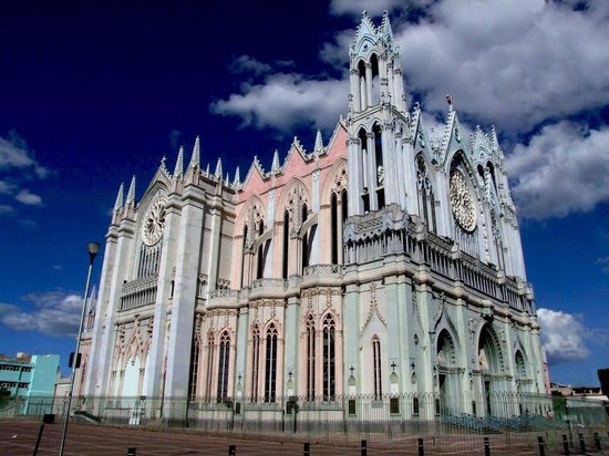 Place Templo Expiatorio Diocesano del Sagrado Corazón de Jesús