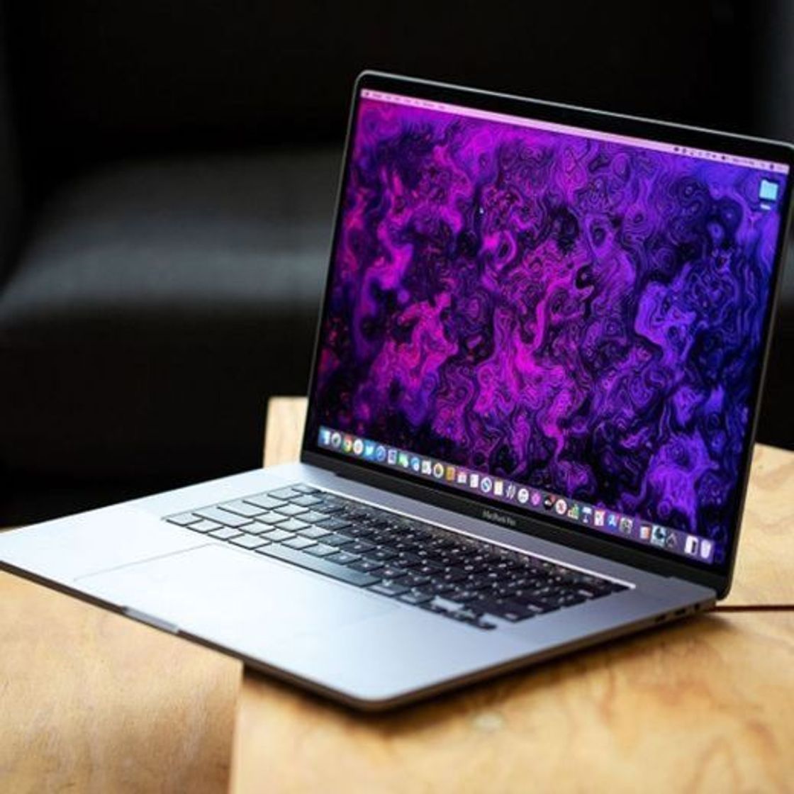 Social Apple MacBook Pro