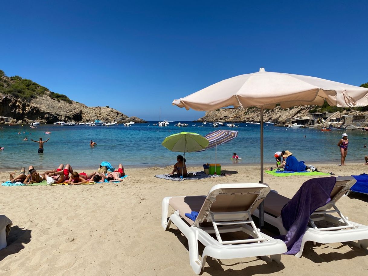 Place Cala Vedella. Playa