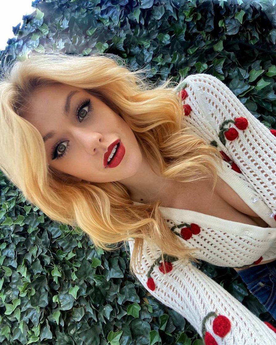 Moda Kat McNamara (Katherine Grace McNamara)