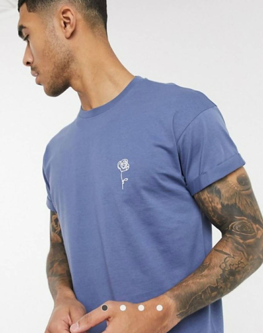 Social Camiseta elástica azul con bordado de rosa de New Look