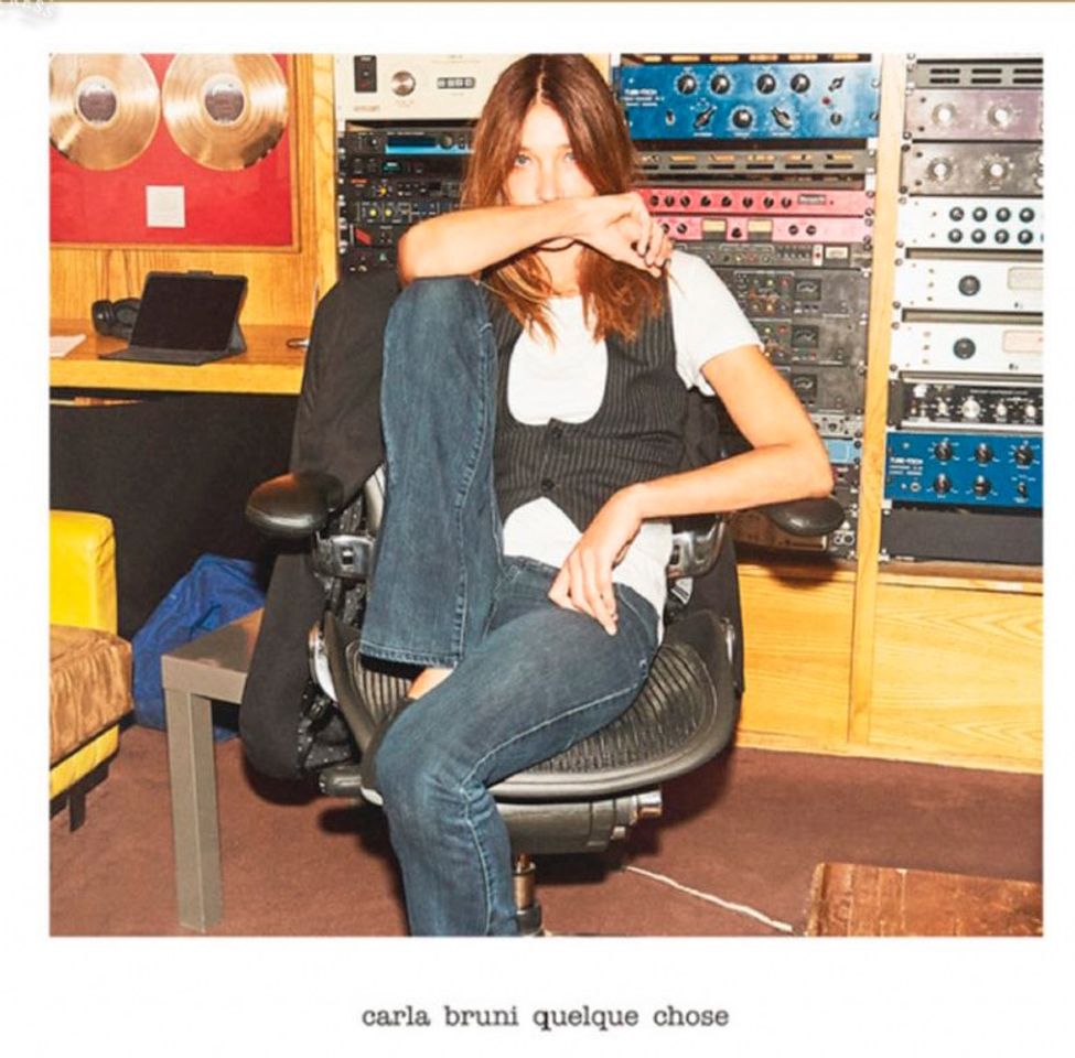 Canción Official Website - Carla Bruni